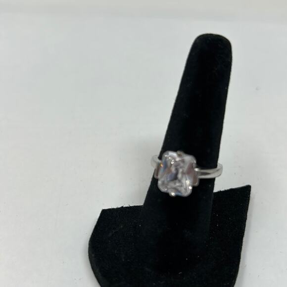 925 Sterling Silver Solitaire Cubic Zirconia Stone Ring Size 5 - Picture 12 of 12